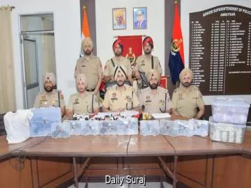 ਅਫ਼ਗਾਨ ਨਾਗਰਿਕ ਸਮੇਤ 7 ਜਣੇ 10 ਆਧੁਨਿਕ ਹਥਿਆਰਾਂ, 5 ਕਿੱਲੋ ਹੈਰੋਇਨ ਅਤੇ 30 ਲੱਖ ਰੁਪਏ ਦੀ ਹਵਾਲਾ ਰਕਮ ਸਣੇ ਗ੍ਰਿਫ਼ਤਾਰ