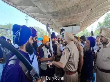 ਲੁਧਿਆਣਾ ਵਿੱਚ ਨਿਹੰਗ ਸਿੰਘਾਂ ਦਾ ਡੀਸੀ ਦਫ਼ਤਰ ਬਾਹਰ ਚੱਕਾ ਜਾਮ, ਫਿਰੋਜ਼ਪੁਰ ਰੋਡ 'ਤੇ ਆਵਾਜਾਈ ਠੱਪ