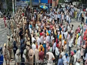 ਪੰਜਾਬ ਕਾਂਗਰਸ ਨੇ ਕੀਤਾ ਮੁੱਖ ਮੰਤਰੀ ਰਿਹਾਇਸ਼ ਘੇਰਨ ਦਾ ਯਤਨ, ਪੁਲਿਸ ਨੇ ਬੈਰੀਕੇਡ ਲਗਾ ਕੇ ਰੋਕਿਆ