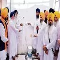 सचखंड श्री हरिमंदिर साहिब परिसर में रंग-रोगन की सेवा श्रद्धापूर्वक शुरू