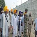करतारपुर कॉरिडोर खोलने की मांग: जीरो लाइन की ओर बढ़ रहे जत्थेदार ज्ञानी कुलदीप सिंह गड़गज्ज और संगत को बीएसएफ ने रोका