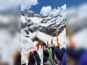 Cold Conditions Intensify at Hemkund Sahib After Two Days of Snowfall in High Himalayan Region