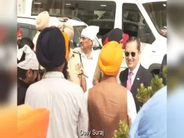 US Ambassador Sergio Gor Pays Obeisance at Golden Temple in Amritsar Amid Tight Security