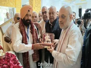 ਧਮਕੀਆਂ ਅਤੇ ਵਿਰੋਧ ਵਿਚਾਲੇ ਅਮਿਤ ਸ਼ਾਹ ਦੀ ਜਲੰਧਰ ਫੇਰੀ; ਦੇਵੀ ਤਲਾਬ ਮੰਦਿਰ 'ਚ ਟੇਕਿਆ ਮੱਥਾ, ਨਸ਼ਾ ਪੀੜਤ ਪਰਿਵਾਰਾਂ ਦਾ ਸੁਣਿਆ ਦਰਦ