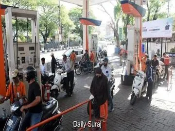 नायरा एनर्जी ने बढ़ाए ईंधन के दाम: पेट्रोल 5 रुपये और डीजल 3 रुपये प्रति लीटर हुआ महंगा