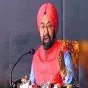 कॉकपिट हमले के दौरान 170 यात्रियों की जान बचाने वाले कैप्टन सुमित मचार के लिए 25 लाख रुपये के वीरता पुरस्कार का ऐलान