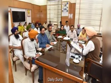 ਕੈਬਨਿਟ ਮੰਤਰੀ ਹਰਪਾਲ ਸਿੰਘ ਚੀਮਾ ਵੱਲੋਂ ਬਕਾਇਆ ਮੰਗਾਂ ਦੇ ਹੱਲ ਲਈ ਆਈ.ਟੀ.ਆਈ. ਇੰਸਟ੍ਰਕਟਰਾਂ ਅਤੇ ਪਨਬੱਸ/ਪੀ.ਆਰ.ਟੀ.ਸੀ. ਯੂਨੀਅਨਾਂ ਨਾਲ ਅਹਿਮ ਮੀਟਿੰਗਾਂ