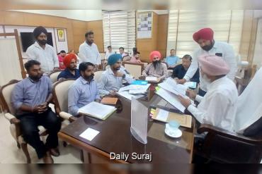ਵਿੱਤ ਮੰਤਰੀ ਹਰਪਾਲ ਚੀਮਾ ਨੇ ਸੀਵਰੇਜ ਬੋਰਡ ਦੇ ਆਊਟਸੋਰਸ ਮੁਲਾਜਮਾਂ ਨਾਲ ਕੀਤੀ ਮੀਟਿੰਗ