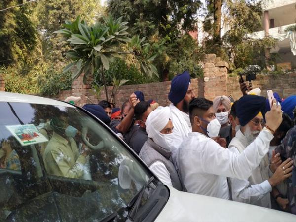 ਮਜੀਠੀਆ ਸਮੇਤ ਸੀਨੀਅਰ ਅਕਾਲੀ ਨੇਤਾ ਹਿਰਾਸਤ 'ਚ ਲਏ
