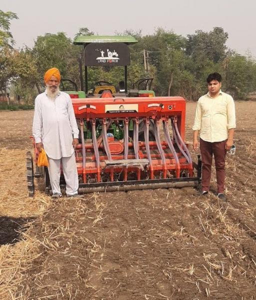 ਪਰਾਲੀ ਦੀ ਸੁਚੱਜੀ ਸਾਂਭ ਸੰਭਾਲ ਕਰਕੇ ਕਿਸਾਨਾਂ ਲਈ ਪ੍ਰੇਰਨਾ ਸਰੋਤ ਬਣਿਆ ਕਿਸਾਨ ਸਰਵਣ ਸਿੰਘ- ਡਾ.ਵਾਲੀਆ