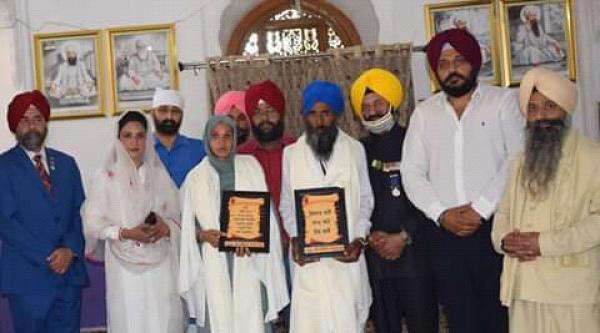 ਸਿੱਖ ਕੌਸਲ ਆਫ ਸਕਾਟਲੈਂਡ ਤੇ ਸਾਰਾਗੜ੍ਹੀ ਫਾਊਂਡੇਸ਼ਨ ਨੇ ਸ਼ਹੀਦ ਗੁਰਤੇਜ ਸਿੰਘ ਦੇ ਮਾਤਾ ਪਿਤਾ ਨੂੰ ਕੀਤਾ ਸਨਮਾਨਿਤ