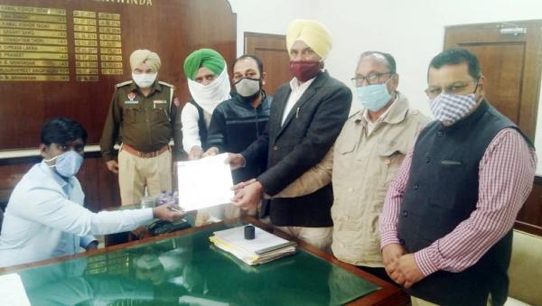 ਆਮ ਆਦਮੀ ਪਾਰਟੀ ਵੱਲੋਂ ਧਰਤੀ 'ਚ ਦੱਬਿਆ ਆਟਾ ਗੁੰਨਣ ਦਾ ਐਲਾਨ