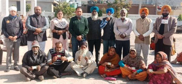 ਰਾਸ਼ਨ ਵੰਡ ਪ੍ਰਣਾਲੀ ਵਿਚ ਭ੍ਰਿਸ਼ਟਾਚਾਰ ਨੂੰ ਰੋਕਣ ਹਲਕਾ ਵਿਧਾਇਕ ਕਾਕਾ ਰਣਦੀਪ ਸਿੰਘ ਜੀ ਦੇ ਨਿਰਦੇਸ਼ਾਂ ਤੋ ਸਮਾਰਟ ਰਾਸ਼ਨ ਕਾਰਡ ਵੰਡੇ