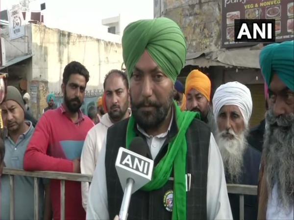 ਖੇਤੀ ਕਾਨੂੰਨਾਂ ਖ਼ਿਲਾਫ਼ ਅੱਜ 15ਵੇਂ ਦਿਨ ਵੀ ਦਿੱਲੀ ਦੀਆਂ ਸਰਹੱਦਾਂ 'ਤੇ ਡਟੇ ਹਨ 'ਖੇਤਾਂ ਦੇ ਰਾਜੇ'