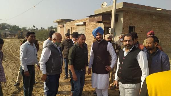 ਵਿਧਾਇਕ ਘੁਬਾਇਆ ਨੇ ਓਡੀਆ ਵਾਲੀ ਵਸਤੀ 'ਚ ਚੱਲ ਰਹੇ ਲੱਗਭੱਗ 70 ਲੱਖ ਰੁਪਏ ਦੇ ਵਿਕਾਸ ਕਮਾਂ ਦਾ ਲਿਆ ਜਾਇਜ਼ਾ