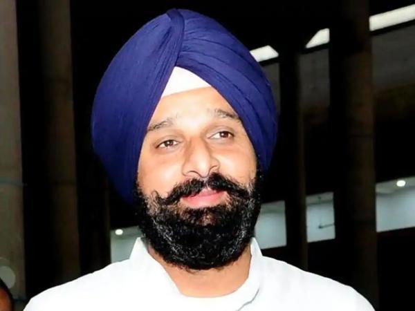 ਪੰਜਾਬ ਵਿਧਾਨ ਸਭਾ ਬਜਟ ਇਜਲਾਸ : ਕੋਰੋਨਾ ਕਾਲ ਦੌਰਾਨ ਸਕੂਲ ਫ਼ੀਸਾਂ ਦੇ ਮਾਮਲੇ 'ਚ ਮਜੀਠੀਆ ਨੇ ਘੇਰੀ ਸਰਕਾਰ