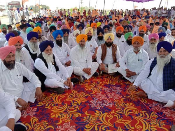 ਹਲਕਾ ਰਾਜਾਸਾਂਸੀ ਦੇ ਅਕਾਲੀ ਵਰਕਰਾਂ ਵੱਲੋਂ ਜਥੇ ਲੋਪੋਕੇ ਦੀ ਅਗਵਾਈ ਹੇਠ ਖਿਆਲਾ ਵਿਖੇ ਵਿਸ਼ਾਲ ਧਰਨਾ