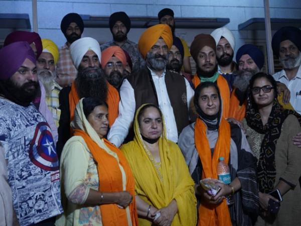 ਸਿਰਸਾ ਨੇ ਮਹਿੰਦਰ ਸਿੰਘ ਖਾਲਸਾ ਤੇ ਹੋਰਨਾਂ ਦਾ ਜੇਲ੍ਹ ਵਿਚੋਂ ਰਿਹਾਈ ਮੌਕੇ ਕੀਤਾ ਗਰਮਜੋਸ਼ੀ ਨਾਲ ਸਵਾਗਤ
