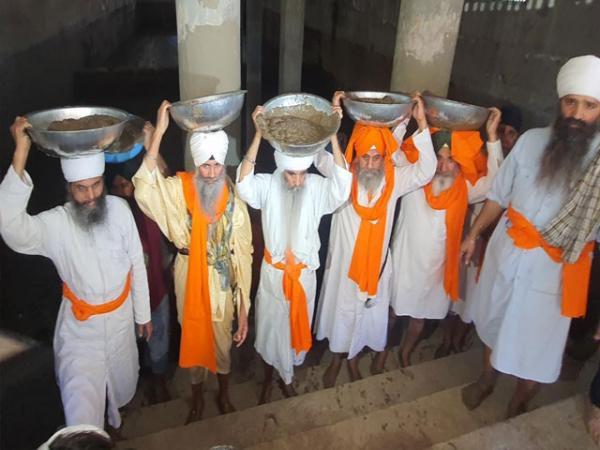 ਅਪਰਬਾਰੀ ਦੁਆਬ ਨਹਿਰ ਤਾਰਾਂ ਵਾਲਾ ਪੁਲ ਤੋਂ ਸ੍ਰੀ ਹਰਿਮੰਦਰ ਸਾਹਿਬ ਸਮੇਤ ਪੰਜ ਪਵਿੱਤਰ ਸਰੋਵਰਾਂ ਨੂੰ ਜਲ ਸਪਲਾਈ ਕਰਨ ਵਾਲੀ ਹੰਸਲੀ ਦੀ ਕਾਰ ਸੇਵਾ ਸ਼ੁਰੂ