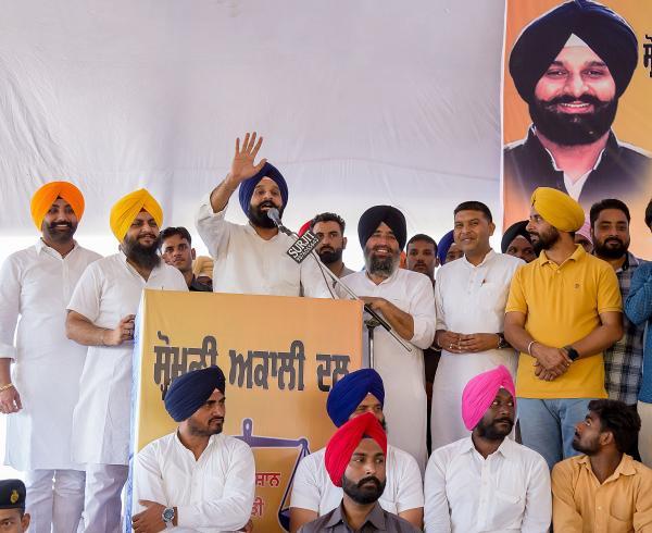 ਕਾਂਗਰਸ ਸਰਕਾਰ ਦੇਸ਼ ਵਿਰੋਧੀ ਤਾਕਤਾਂ ਨਾਲ ਮਿਲ ਕੇ ਪੰਜਾਬ ਦੀ ਅਮਨ ਸ਼ਾਂਤੀ ਨੂੰ ਲਾਂਬੂ ਲਾਉਣ ਲਈ ਖੇਡ ਰਹੀ ਹੈ ਸਾਜ਼ਿਸ਼- ਮਜੀਠੀਆ