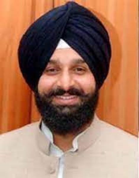 ਰਾਹੁਲ ਗਾਂਧੀ ਦਿੱਲੀ ਤੋਂ ਪੰਜਾਬ ਦੀ ਸਰਕਾਰ ਚਲਾਉਣਾ ਬੰਦ ਕਰੇ - ਮਜੀਠੀਆ