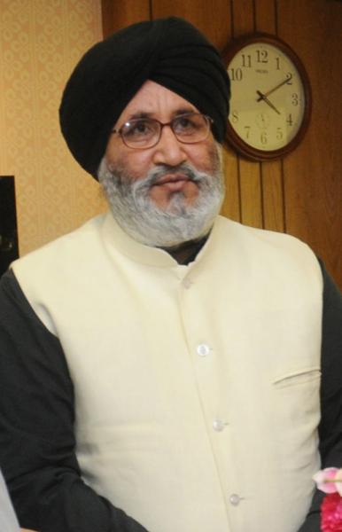 ਸ਼ਹੀਦ ਗੱਜਣ ਸਿੰਘ ਦੇ ਪਰਿਵਾਰ ਨੂੰ ਦਿਲਾਸਾ ਦੇਣ ਪੁੱਜੇ ਸਾਬਕਾ ਸਿੱਖਿਆ ਮੰਤਰੀ ਡਾ. ਦਲਜੀਤ ਸਿੰਘ ਚੀਮਾ