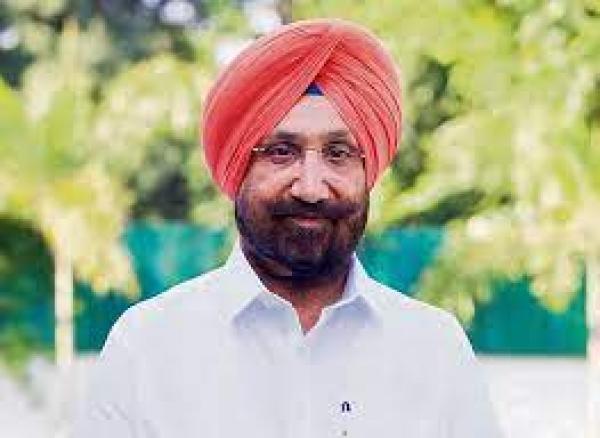 ਕੈਪਟਨ ਨੂੰ ਆਪਣੀ ਨਵੀਂ ਪਾਰਟੀ ਨਹੀਂ ਬਣਾਉਣੀ ਚਾਹੀਦੀ, ਪਾਰਟੀ ਬਣਾ ਕੇ ਕਰਨਗੇ ਵੱਡੀ ਗਲਤੀ - ਰੰਧਾਵਾ