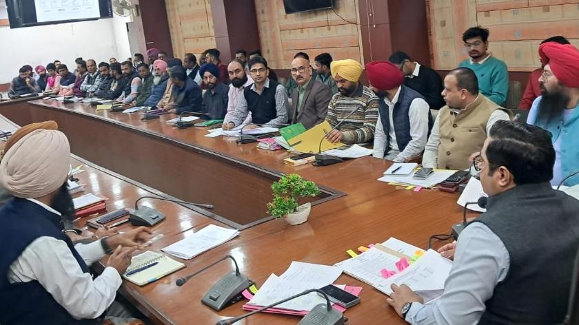 ਡਿਪਟੀ ਕਮਿਸ਼ਨਰ ਵੱਲੋਂ ਸਵੱਛ ਭਾਰਤ ਮਿਸ਼ਨ (ਗ੍ਰਾਮੀਣ) ਤਹਿਤ ਚੱਲ ਰਹੇ ਵਿਕਾਸ ਕਾਰਜਾਂ ਦੀ ਪ੍ਰਗਤੀ ਦਾ ਜਾਇਜ਼ਾ