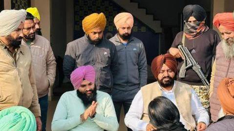 ਵਿਧਾਇਕ ਗੁਰਦੀਪ ਸਿੰਘ ਰੰਧਾਵਾ ਨੇ ਹਲਕਾ ਵਾਸੀਆਂ ਦੀਆਂ ਮੁਸ਼ਕਲਾਂ ਸੁਣੀਆਂ