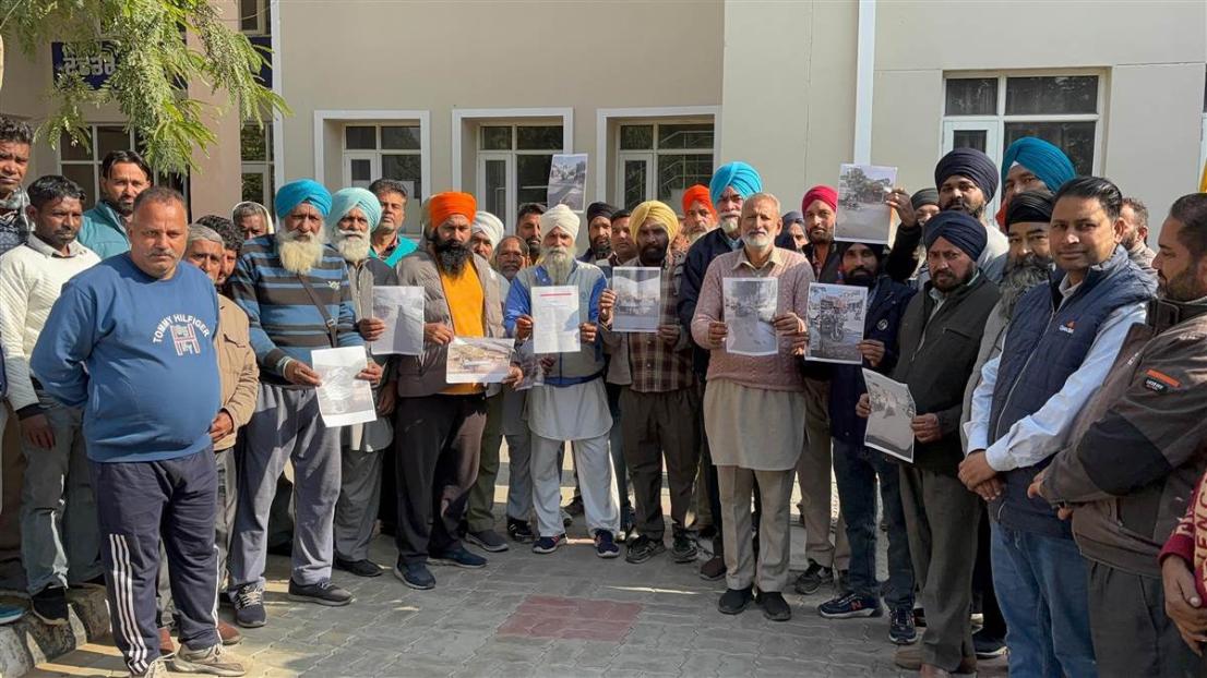 ਮਿੰਨੀ ਟਰਾਂਸਪੋਰਟ ਯੂਨੀਅਨ ਨੇ ਆਰਟੀਏ ਨੂੰ ਜੁਗਾੜੂ ਵਾਹਨਾਂ ਖਿਲਾਫ ਸੌਂਪਿਆ ਮੰਗ ਪੱਤਰ