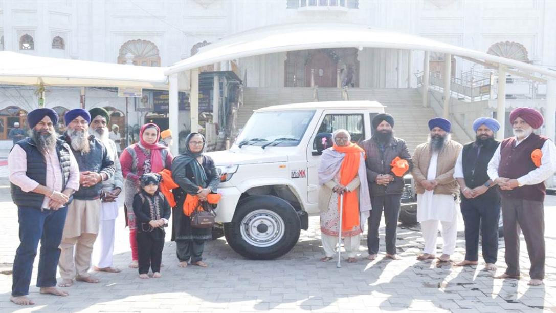 ਗੁਰਦੁਆਰਾ ਸਿੰਘ ਸ਼ਹੀਦਾਂ ਸੋਹਾਣਾ ਵਿਖੇ ਗੱਡੀ ਭੇਟ