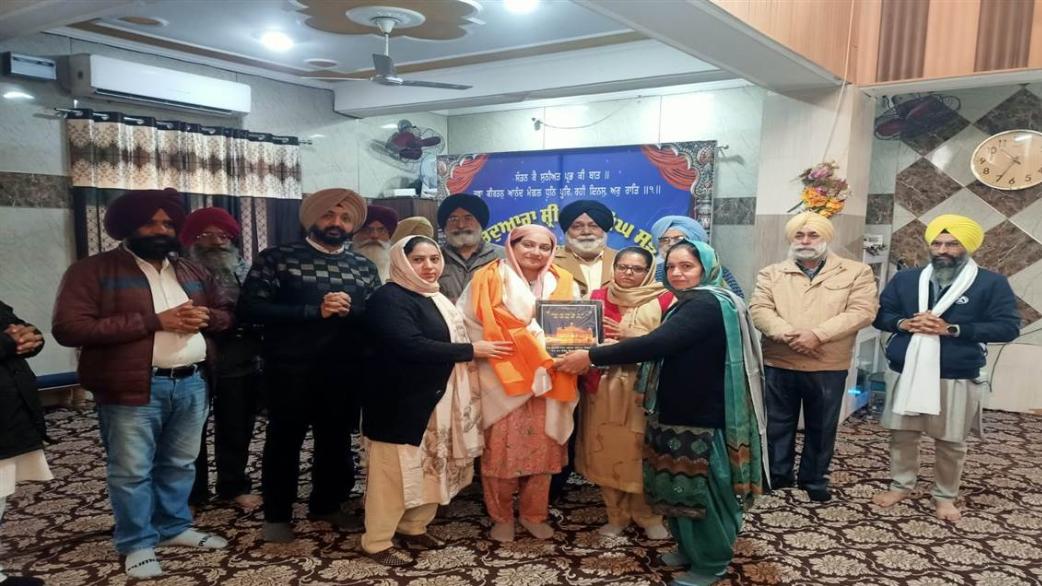 ਗੁਰਦੁਆਰਾ ਸ੍ਰੀ ਗੁਰੂ ਸਿੰਘ ਸਭਾ ’ਚ ਸੋਲਰ ਪਲਾਂਟ ਨੂੰ ਡੀਸੀ ਸੰਧੂ ਨੇ ਕੀਤਾ ਸ਼ੁਰੂ