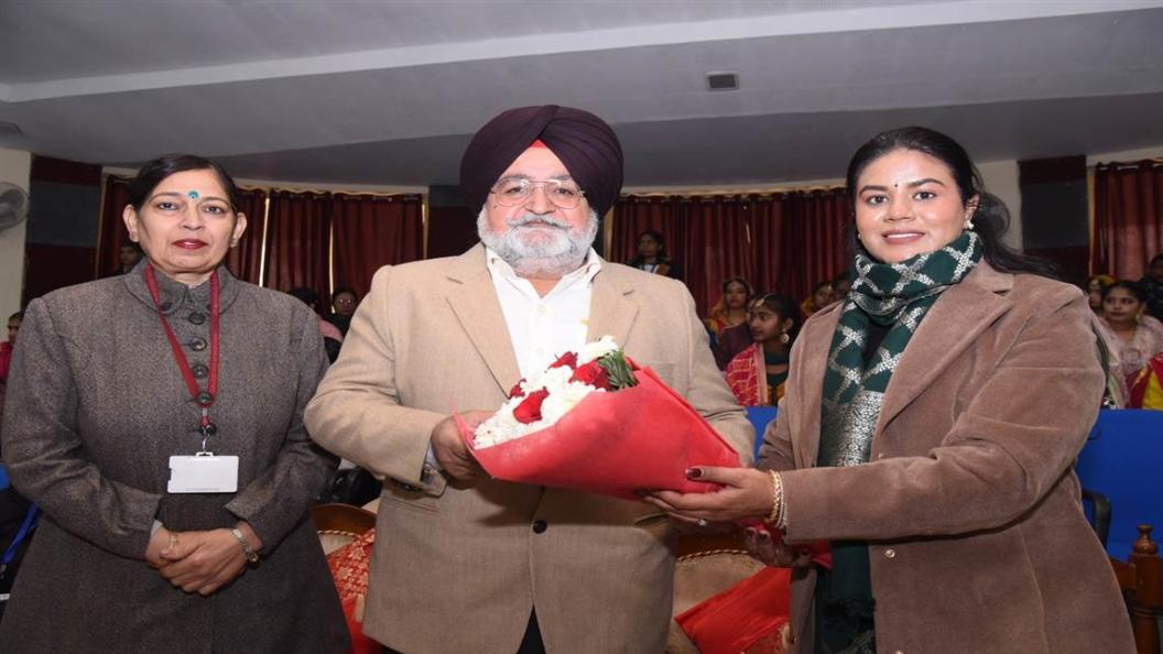 ਨਹਿਰੂ ਯੁਵਾ ਕੇਂਦਰ ਗੁਰਦਾਸਪੁਰ ਵੱਲੋਂ ਜ਼ਿਲ੍ਹਾ ਪੱਧਰੀ ਯੁਵਾ ਉਤਸਵ ਪ੍ਰੋਗਰਾਮ ਕਰਵਾਇਆ