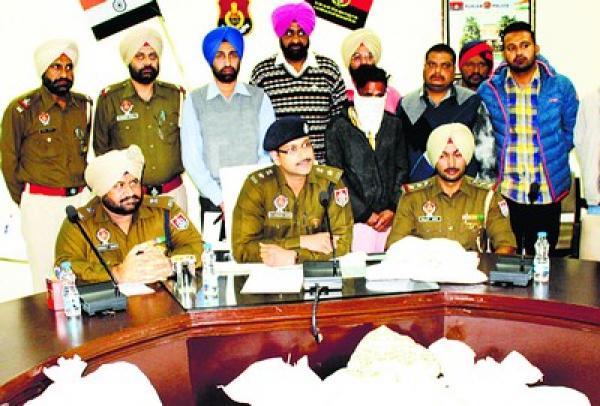 ਨਸ਼ਾ ਤਸਕਰ ਨਸ਼ੀਲੀਆਂ ਗੋਲੀਆਂ ਤੇ ਡਰੱਗ ਮਨੀ ਸਣੇ ਕਾਬੂ