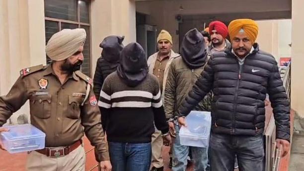 ਫਿਰੋਜ਼ਪੁਰ ਪੁਲਿਸ ਨੇ ਵੱਖ-ਵੱਖ ਮਾਮਲੇ ’ਚ ਤਿੰਨ ਮੁਲਜ਼ਮ ਕੀਤੇ ਗ੍ਰਿਫ਼ਤਾਰ