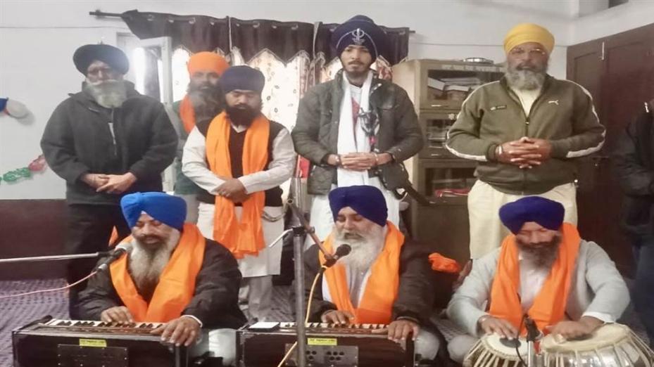 ਪਿੰਡ ਹੀਉਂ ਵਿਖੇ ਸ਼ਹੀਦੀ ਸਮਾਗਮ ਮੌਕੇ ਦੀਵਾਨ ਸਜਾਏ