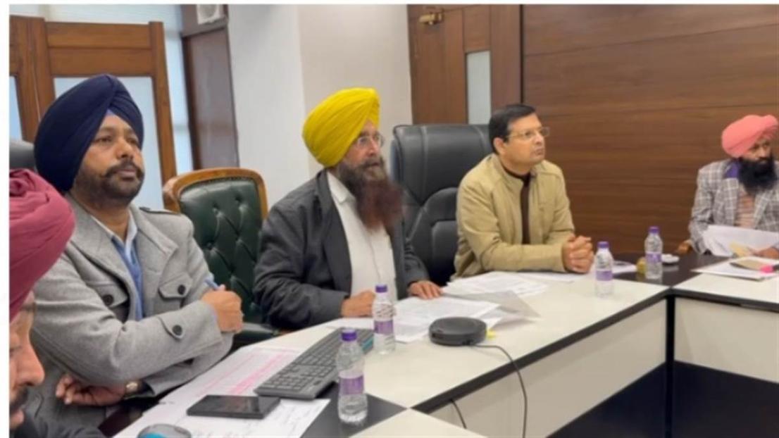 ਖੇਤੀਬਾੜੀ ਮੰਤਰੀ ਖੁੱਡੀਆਂ ਨੇ ਡੱਲੇਵਾਲ ਦੇ ਮਰਨ ਵਰਤ ਦਾ ਮੁੱਦਾ ਕੇਂਦਰੀ ਮੰਤਰੀ ਕੋਲ ਚੁੱਕਿਆ, ਕਿਹਾ- ਨਿੱਜੀ ਤੌਰ 'ਤੇ ਦਖ਼ਲ ਦਿਉ