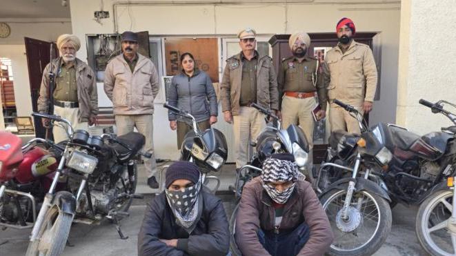 ਫਾਜ਼ਿਲਕਾ ਪੁਲਿਸ ਵੱਲੋ ਮੋਟਰਸਾਈਕਲ ਚੋਰਾਂ ਦੇ ਖਿਲਾਫ਼ ਹਾਸਲ ਕੀਤੀ ਵੱਡੀ ਸਫਲਤਾ