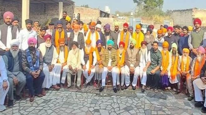 ਪਿੰਡ ਠੱਠੀ ਜੈਮਲ ਸਿੰਘ ਤੋਂ ਕਈ ਪਰਿਵਾਰ ਕਾਂਗਰਸ ਪਾਰਟੀ ’ਚ ਸ਼ਾਮਿਲ