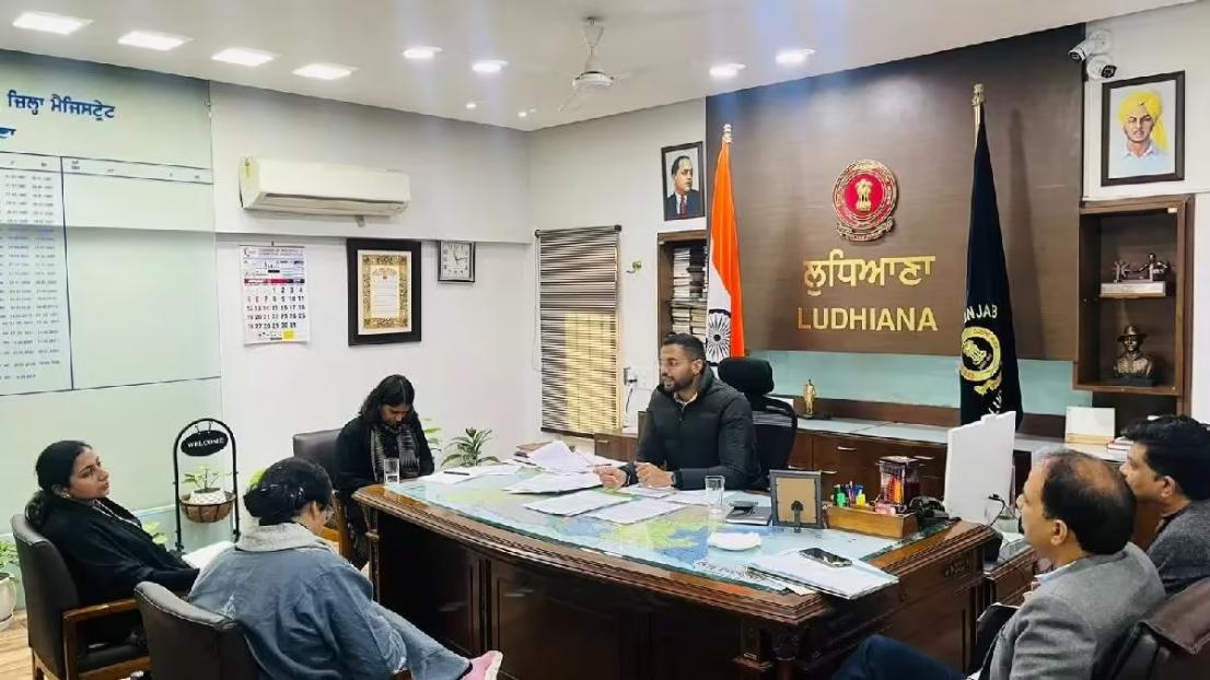 ਰਵਨੀਤ ਬਿੱਟੂ ਦੀ ਫਟਕਾਰ ਤੋਂ ਬਾਅਦ ਜਾਗਿਆ ਪ੍ਰਸ਼ਾਸਨ, ਕੁੱਤਿਆਂ ਦੀ ਨਸਬੰਦੀ ਲਈ ਪ੍ਰਾਈਵੇਟ ਕੰਪਨੀ ਨੂੰ ਹਾਇਰ; ਦੋ ਬੱਚਿਆਂ ਦੀ ਹੋਈ ਮੌਤ