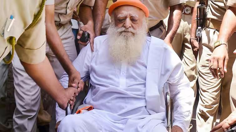 ਜੇਲ੍ਹ ‘ਚੋਂ ਬਾਹਰ ਆਇਆ ਆਸਾਰਾਮ ; ਸੇਵਾਦਾਰਾਂ ਨੇ ਕੀਤਾ ਸਵਾਗਤ