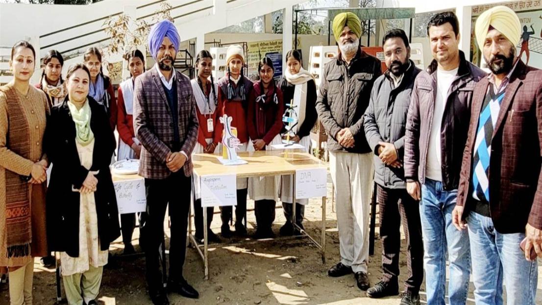 ਸਰਕਾਰੀ ਸਕੂਲ ਮਹਿਮਾ ਸਰਜਾ ਵਿਖੇ ਪ੍ਰਦਰਸ਼ਨੀ ਲਗਾਈ