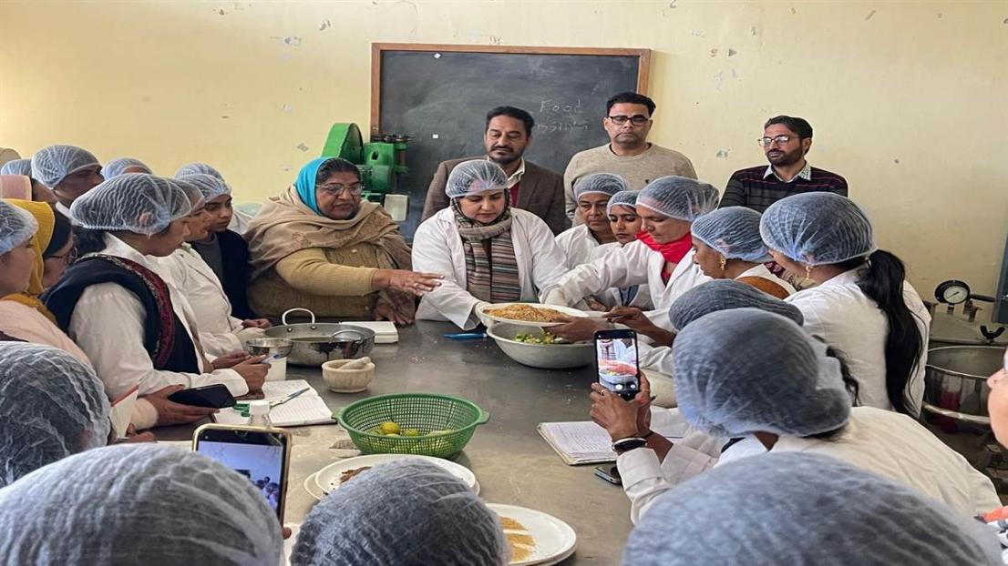 ਫਲਾਂ ਅਤੇ ਸਬਜ਼ੀਆਂ ਦੀ ਸਾਂਭ-ਸੰਭਾਲ ਅਤੇ ਖੇਤੀ ਉਤਪਾਦਨ ‘ਤੇ ਪੀਏਯੂ ਕ੍ਰਿਸ਼ੀ ਵਿਗਿਆਨ ਕੇਂਦਰ ਦਾ ਤਾਜ਼ਾ ਕੋਰਸ