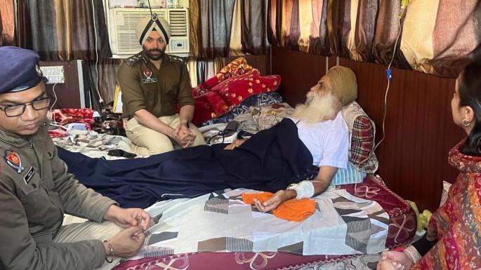 ਖਨੌਰੀ ਬਾਰਡਰ ’ਤੇ 60ਵੇਂ ਦਿਨ ਵੀ ਡੱਲੇਵਾਲ ਦੀ ਭੁੱਖ ਹੜਤਾਲ ਜਾਰੀ, ਇਤਿਹਾਸਕ ਸੱਤਿਆਗ੍ਰਹਿ ਨੂੰ 2 ਮਹੀਨੇ ਪੂਰੇ