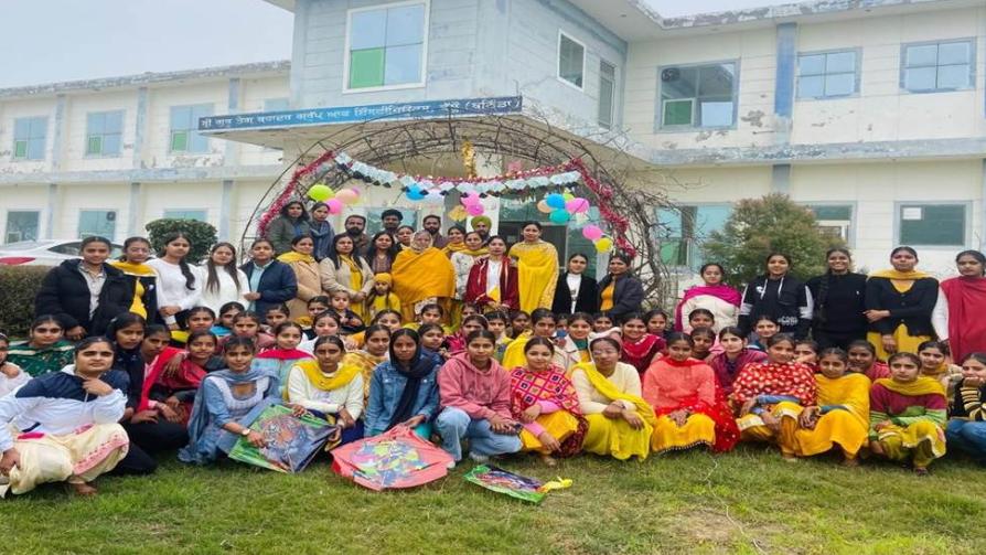 ਸ੍ਰੀ ਗੁਰੂ ਤੇਗ ਬਹਾਦਰ ਗਰੁੱਪ ਆਫ ਇੰਸਟੀਚਿਊਟਸ ’ਚ ਬਸੰਤ ਪੰਚਮੀ ਦਾ ਤਿਉਹਾਰ ਮਨਾਇਆ