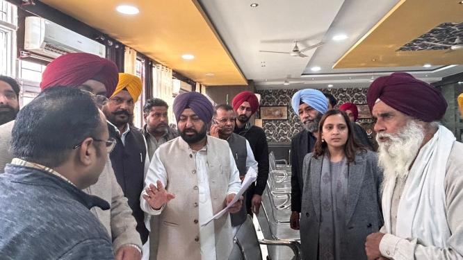 ਮਾਲ ਮੰਤਰੀ ਹਰਦੀਪ ਸਿੰਘ ਮੁੰਡੀਆਂ ਵੱਲੋਂ ਬਠਿੰਡਾ ਤਹਿਸੀਲ ਦਫ਼ਤਰ ਦੀ ਅਚਨਚੇਤੀ ਚੈਕਿੰਗ