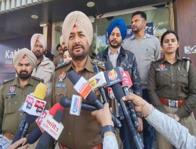 ਇਮੀਗ੍ਰੇਸ਼ਨਰਾਂ ਸੈਂਟਰਾਂ ’ਤੇ ਪੁਲਿਸ ਨੇ ਕੀਤੀ ਛਾਪੇਮਾਰੀ