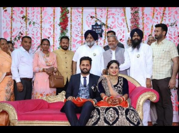 ਰਾਏ ਸਿੱਖ ਆਗੂ ਪੂਰਨ ਮੁਜੈਦੀਆ ਦੇ ਪੁੱਤਰ ਦੀ ਸ਼ਾਦੀ ਵਿੱਚ ਸੁਖਬੀਰ ਸਿੰਘ ਬਾਦਲ ਹੋਏ ਸ਼ਾਮਲ