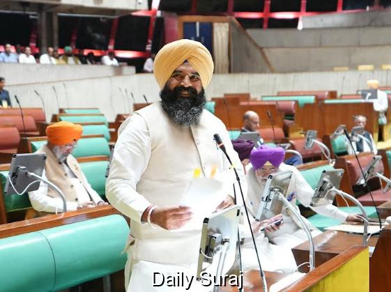 ਪੰਜਾਬ ਵਿਧਾਨ ਸਭਾ ਦੇ ਇਜਲਾਸ ਦੌਰਾਨ ਡਿਪਟੀ ਸਪੀਕਰ ਰੌੜੀ ਵੱਲੋਂ ਅਨੁਮਾਨ ਕਮੇਟੀ ਦੀ ਰਿਪੋਰਟ ਪੇਸ਼
