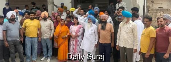 ਚੰਡੀਗੜ੍ਹ: ਪਿੰਡ ਖੁੱਡਾ ਅਲੀ ਸ਼ੇਰ ’ਚ ਤਿੰਨ ਸਕੂਲਾਂ ਦੇ ਵਿਚਕਾਰ ਖੋਲ੍ਹੇ ਗਏ ਸ਼ਰਾਬ ਦੇ ਠੇਕੇ ਦਾ ਵਿਰੋਧ